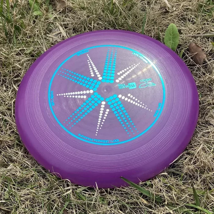 Yikun Ultimate Disc UltiPenta Disc UV Violet sur l'herbe